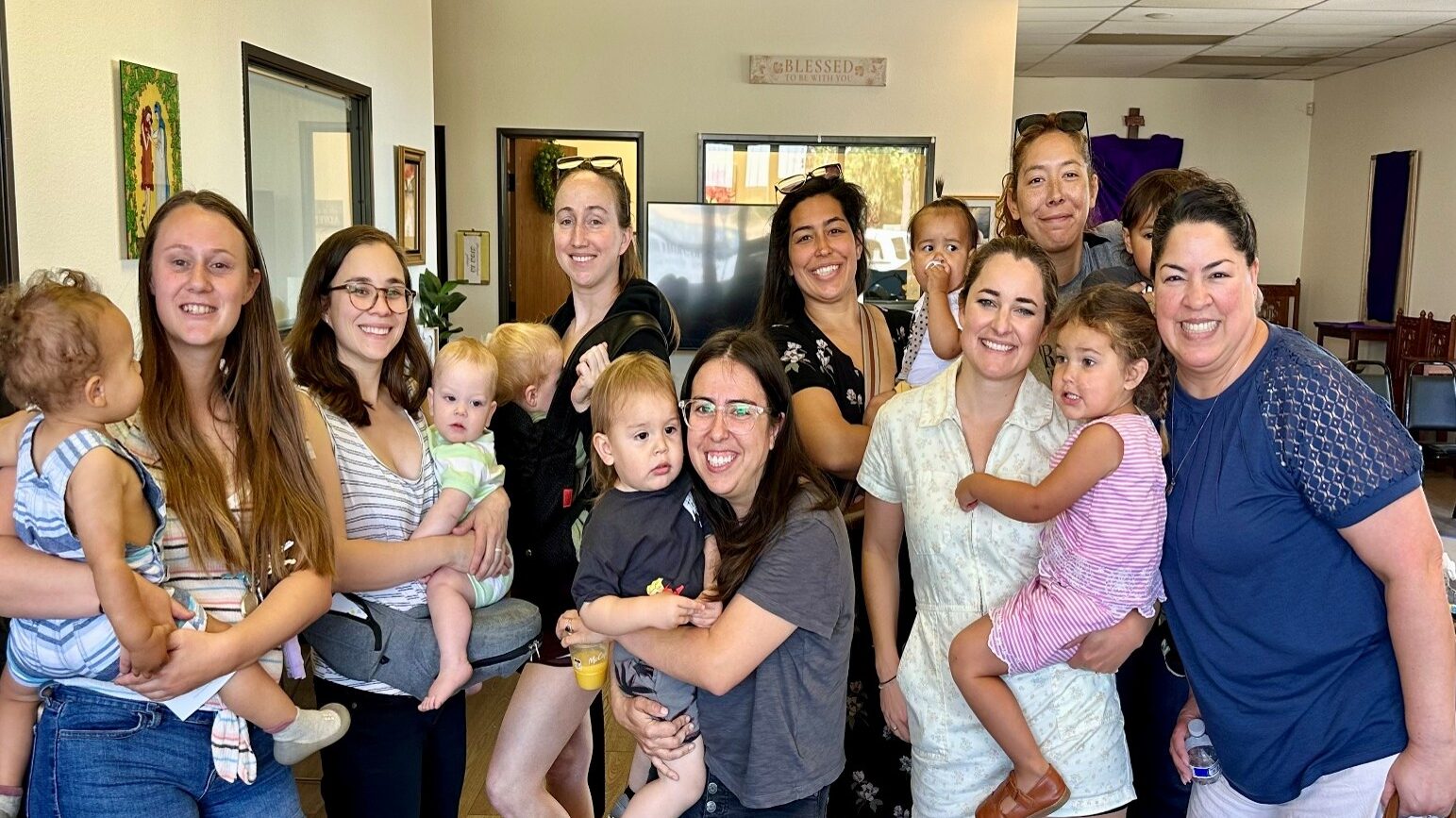 moms and babies enjoying a Moms Group