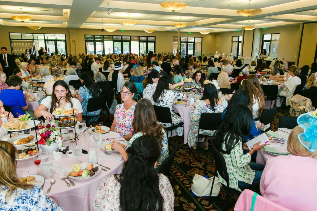 Tea 2026 guests eating